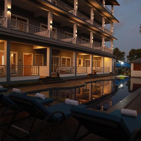 Gracias Cafe & Resort Morjim Extérieur photo