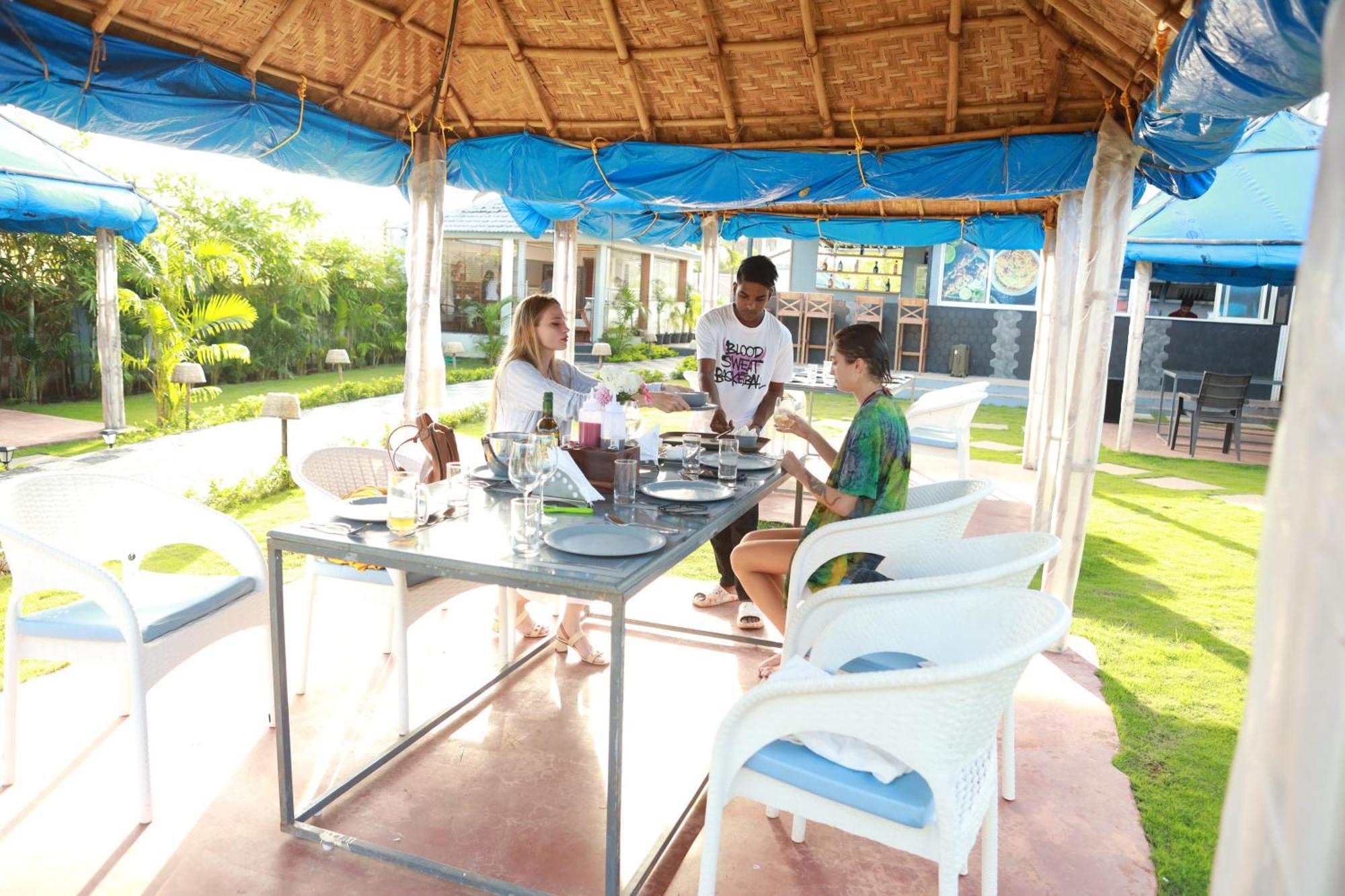 Gracias Cafe & Resort Morjim Extérieur photo