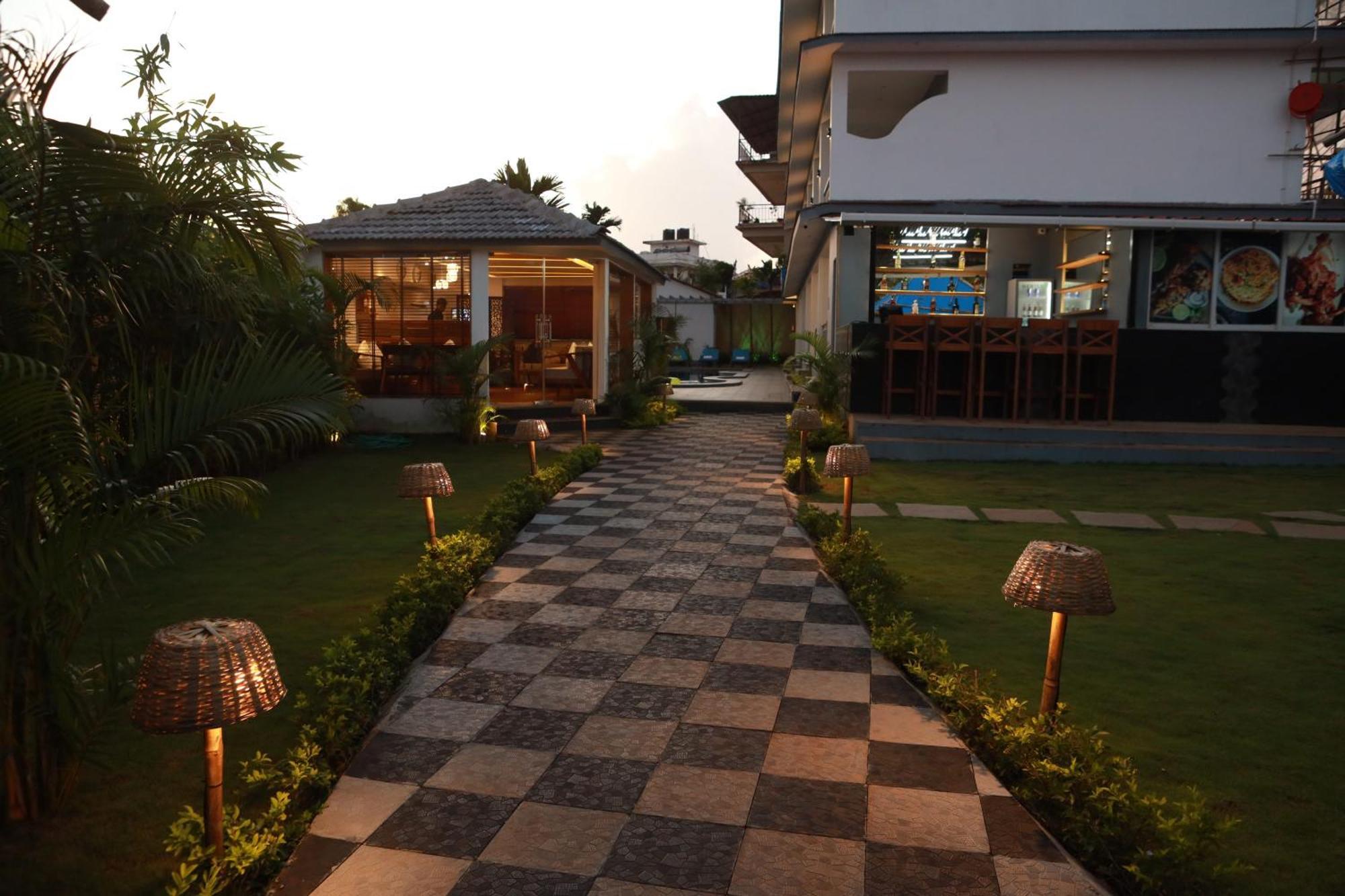 Gracias Cafe & Resort Morjim Extérieur photo