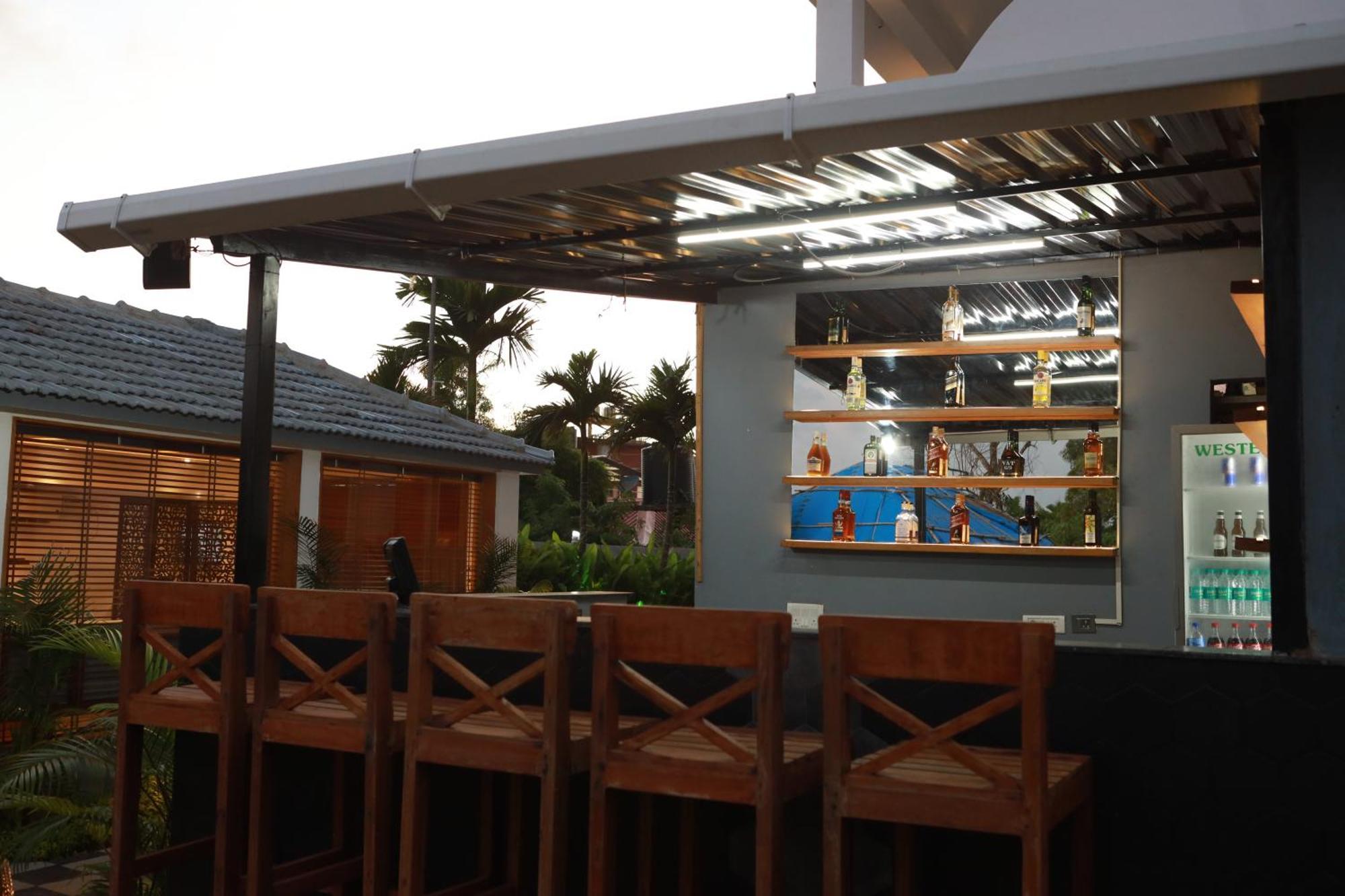 Gracias Cafe & Resort Morjim Extérieur photo